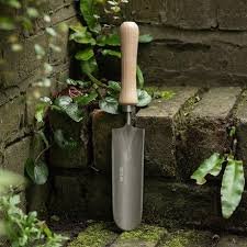 Gardening trowel tool